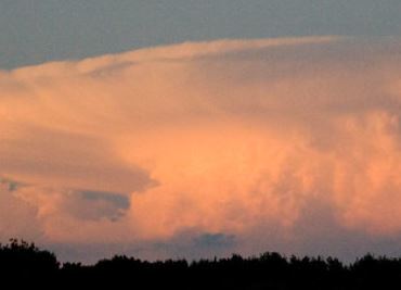 Ask a Climate Expert: What are Shelf Clouds and How do they Form? episode artwork