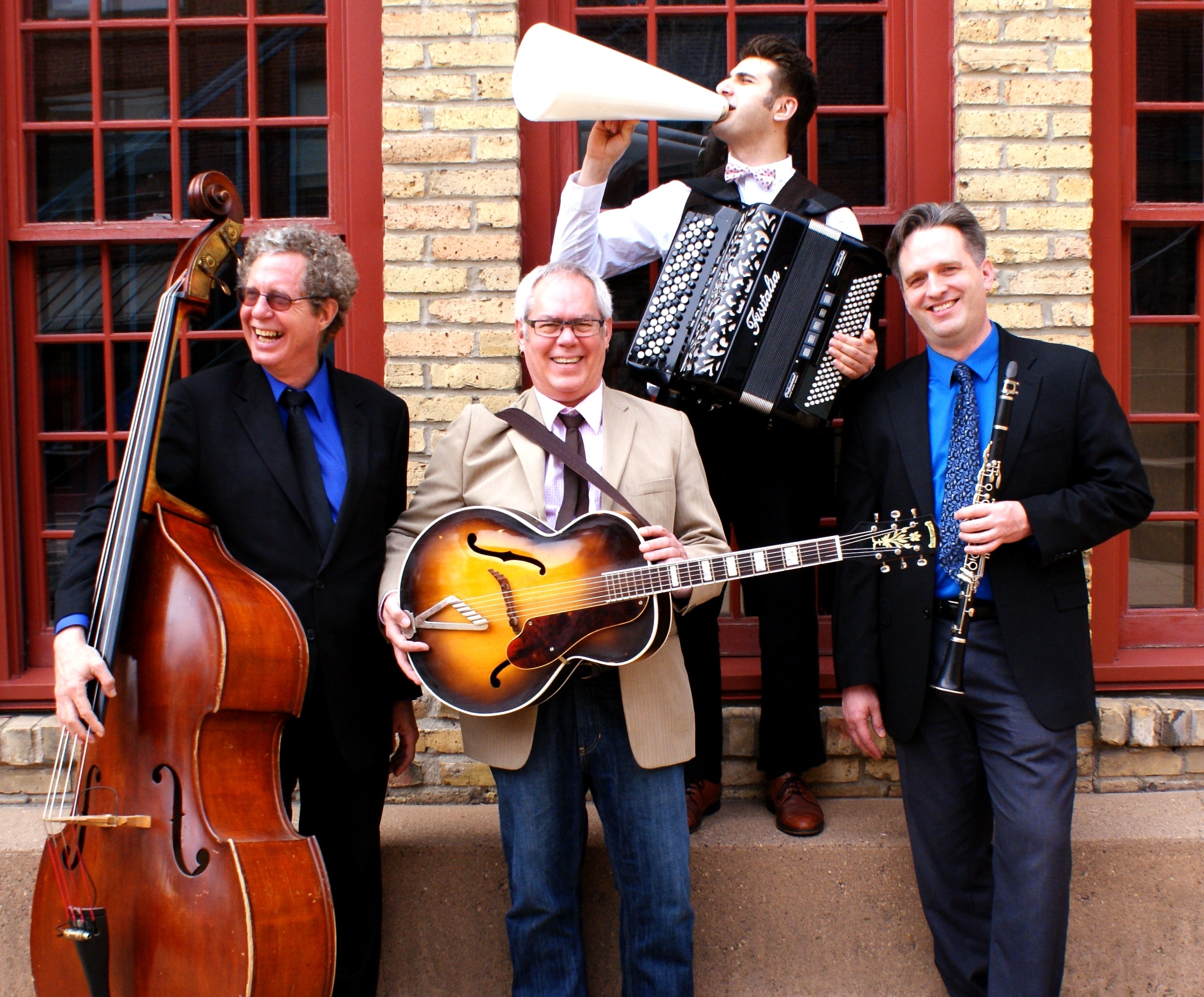 Patty and the Buttons Play for the Sunday Swing Brunches at the Aster in Minneapolis