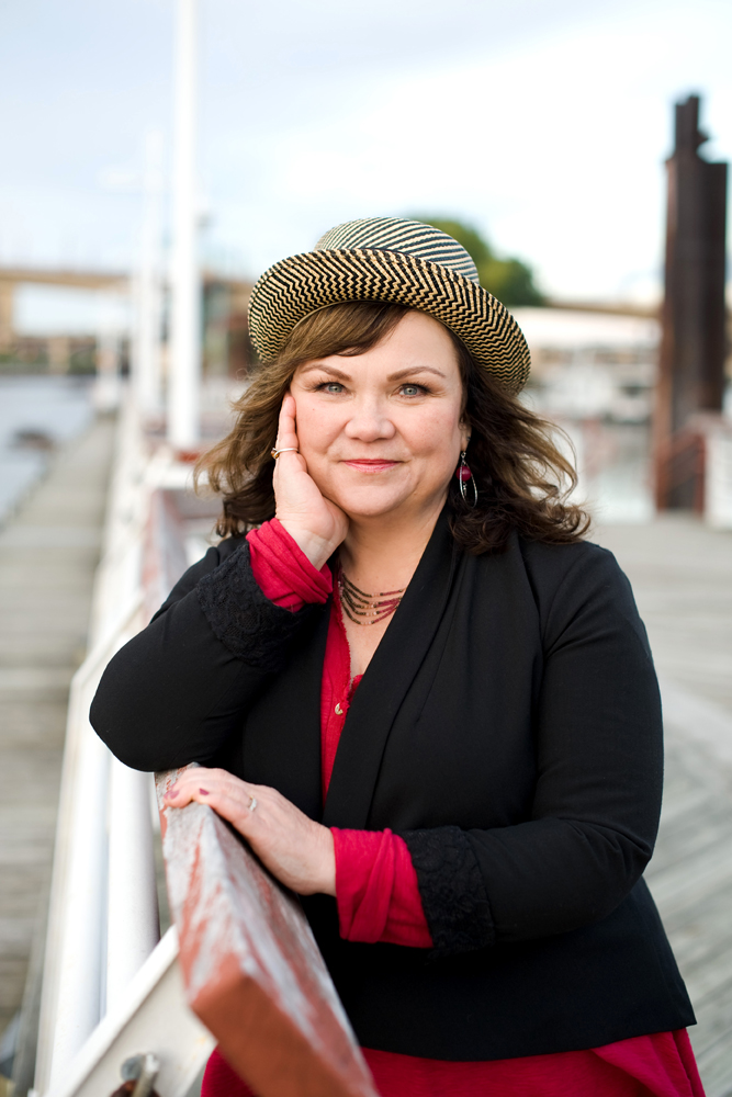 Maryann Sullivan Fronts the Twin Cities 7 in Big Swing Show Friday Night at Crooners